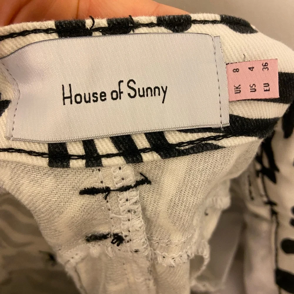 House of Sunny Zebra Print Ankle Jeans - Picture 9 of 11